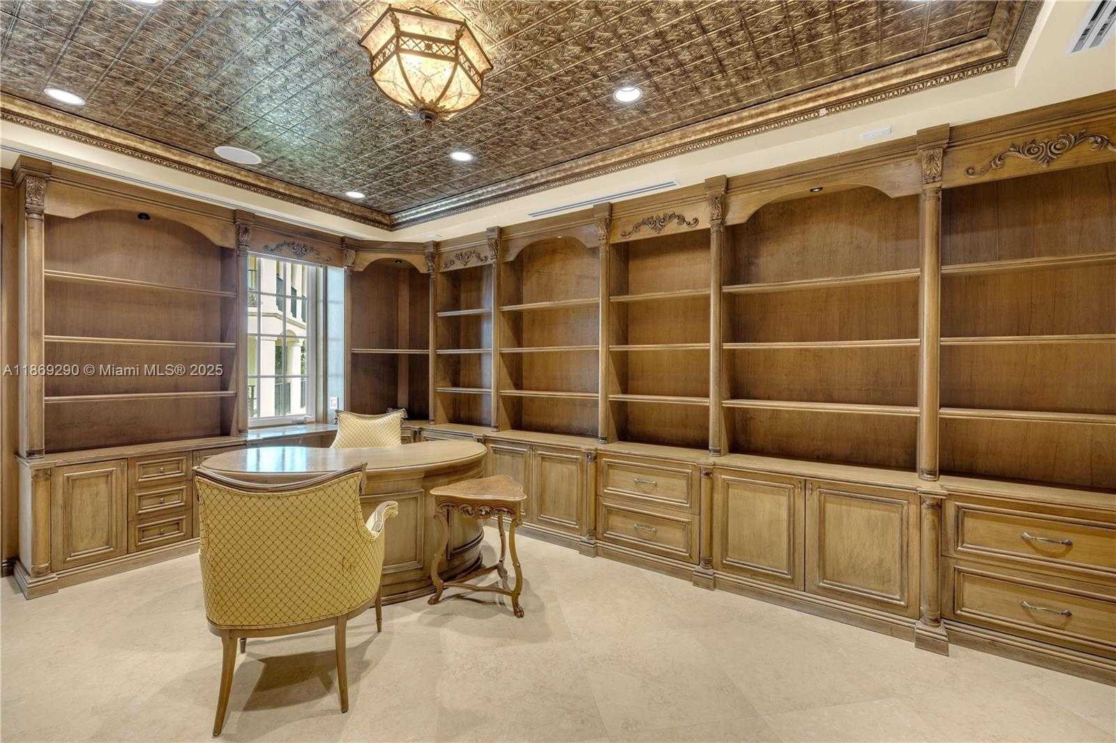 Small Image of 13671 DEERING BAY DR, Coral Gables Number 16