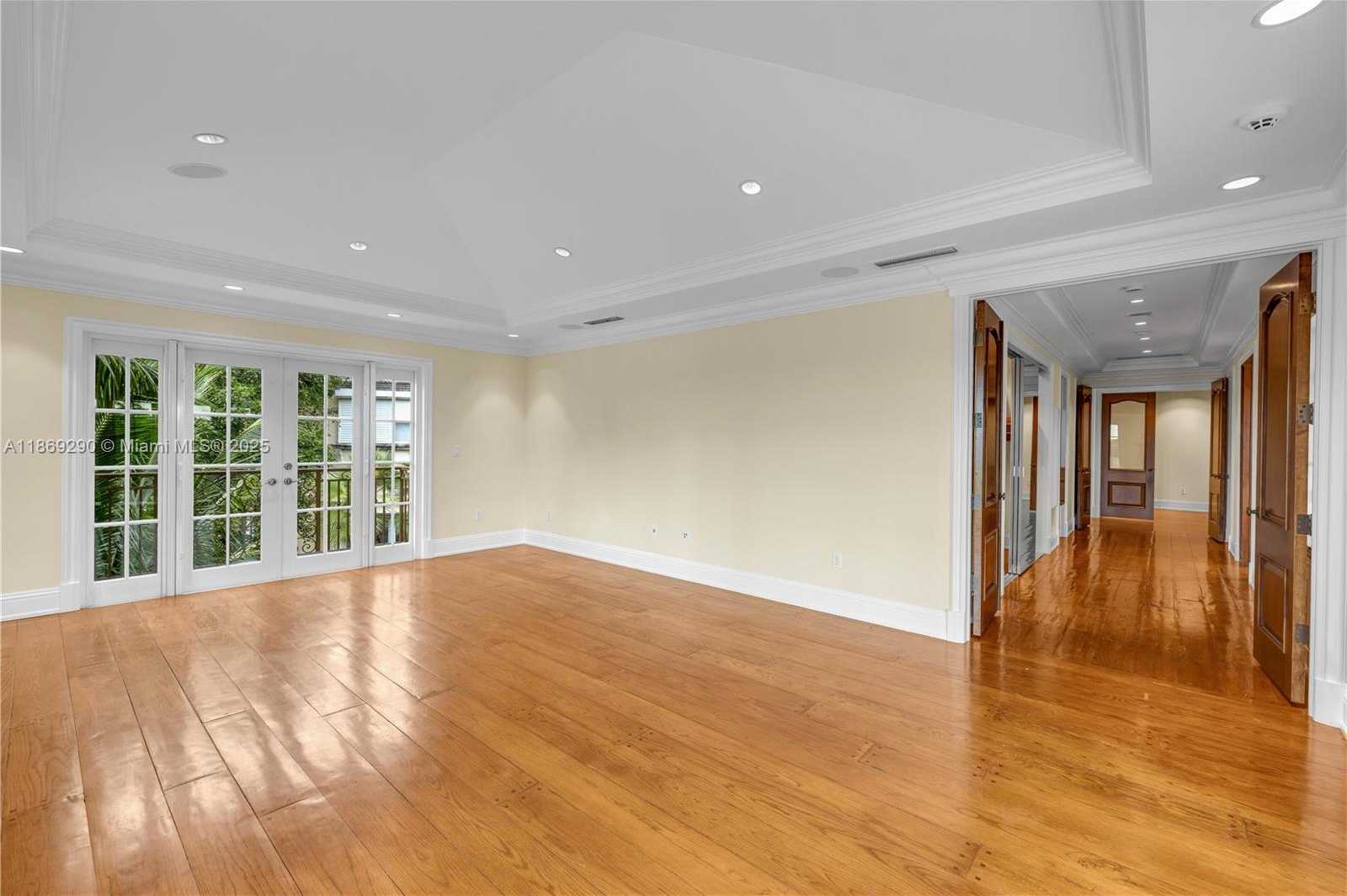 Small Image of 13671 DEERING BAY DR, Coral Gables Number 32