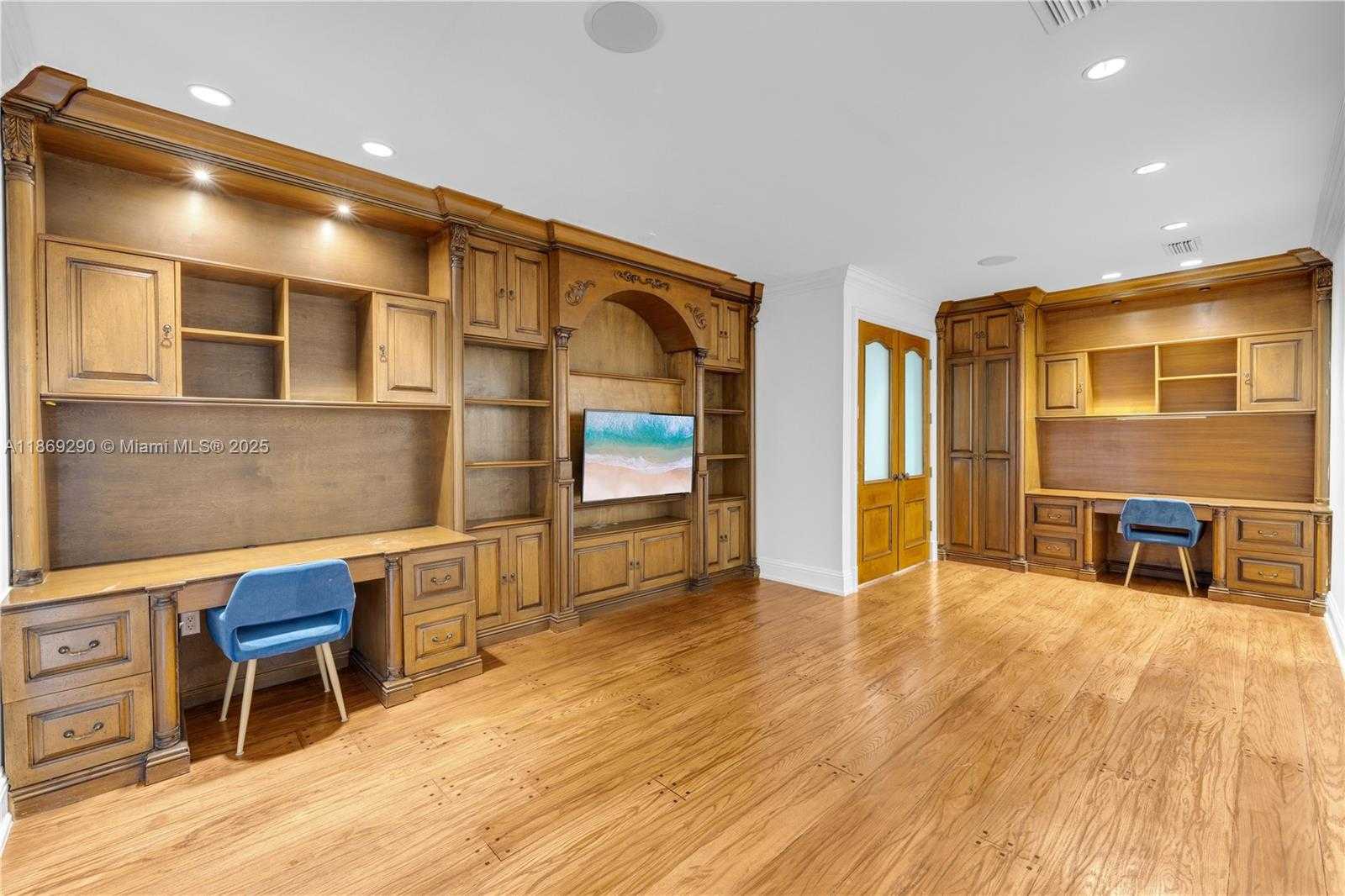 Small Image of 13671 DEERING BAY DR, Coral Gables Number 41