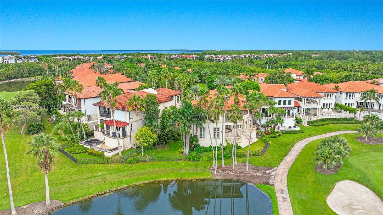 Small Image of 13671 DEERING BAY DR, Coral Gables Number 60