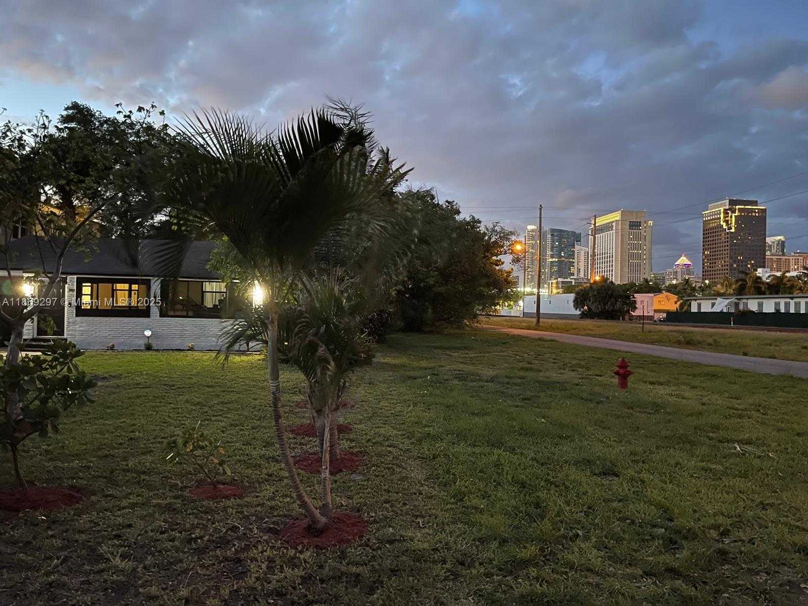 Small Image of 207 SOUTH WEST 11TH STREET, Fort Lauderdale Number 2