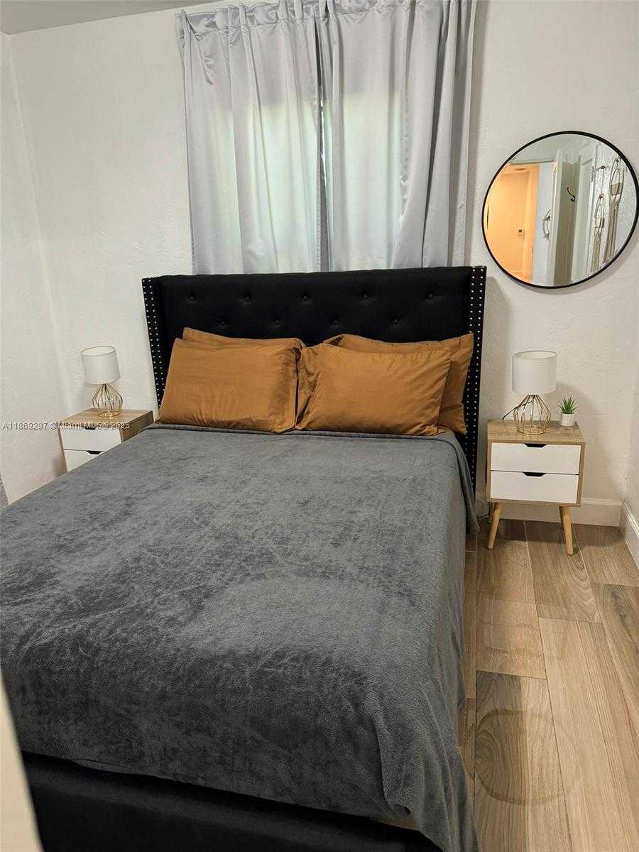 Small Image of 207 SOUTH WEST 11TH STREET, Fort Lauderdale Number 21