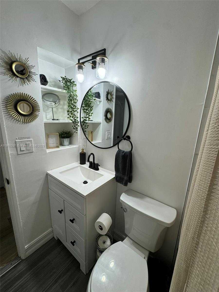 Small Image of 207 SOUTH WEST 11TH STREET, Fort Lauderdale Number 25