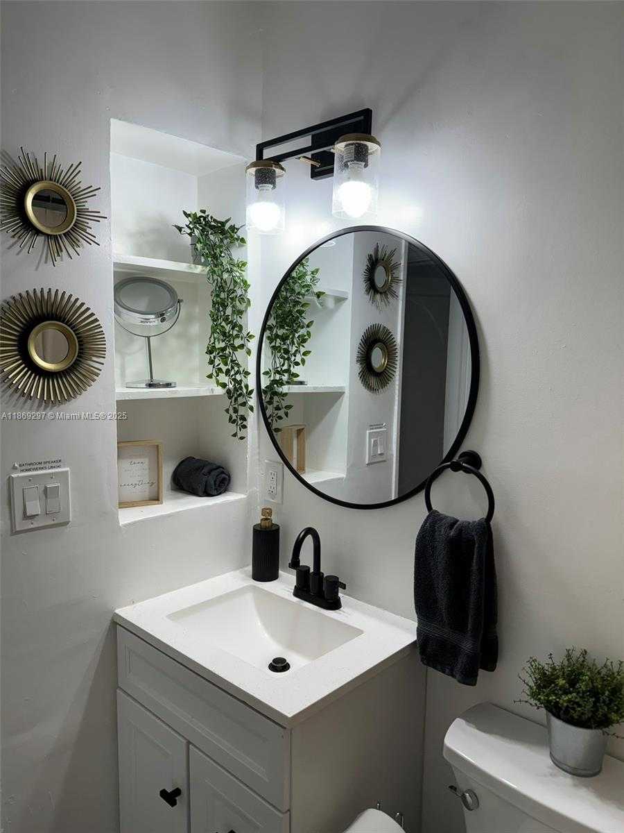 Small Image of 207 SOUTH WEST 11TH STREET, Fort Lauderdale Number 27