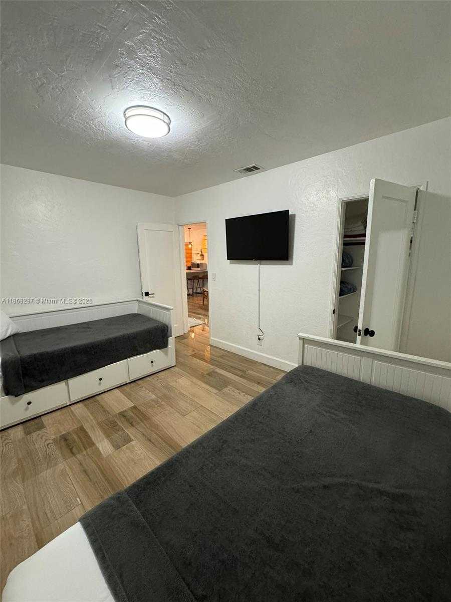 Small Image of 207 SOUTH WEST 11TH STREET, Fort Lauderdale Number 29