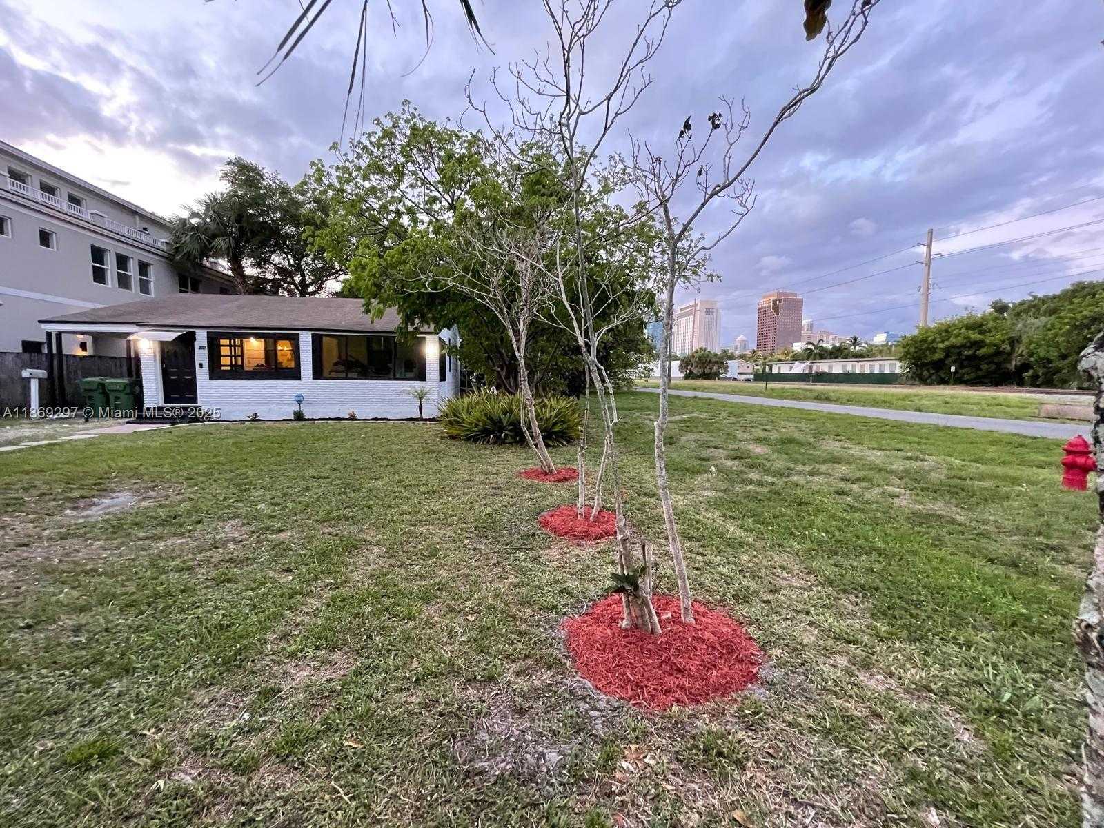 Small Image of 207 SOUTH WEST 11TH STREET, Fort Lauderdale Number 5