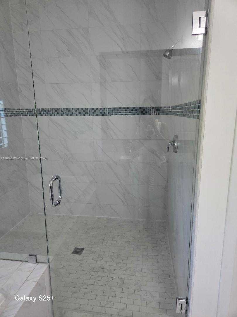 Small Image of 9832 WEST 34TH LN, Hialeah Number 10