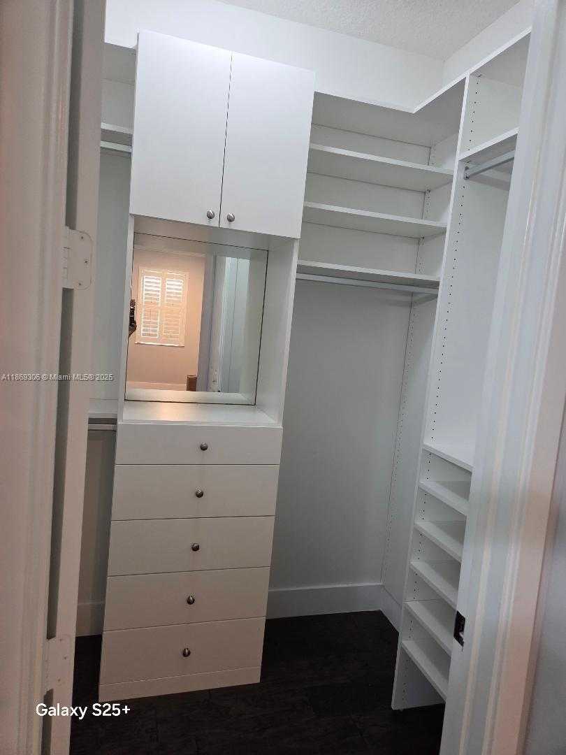 Small Image of 9832 WEST 34TH LN, Hialeah Number 13