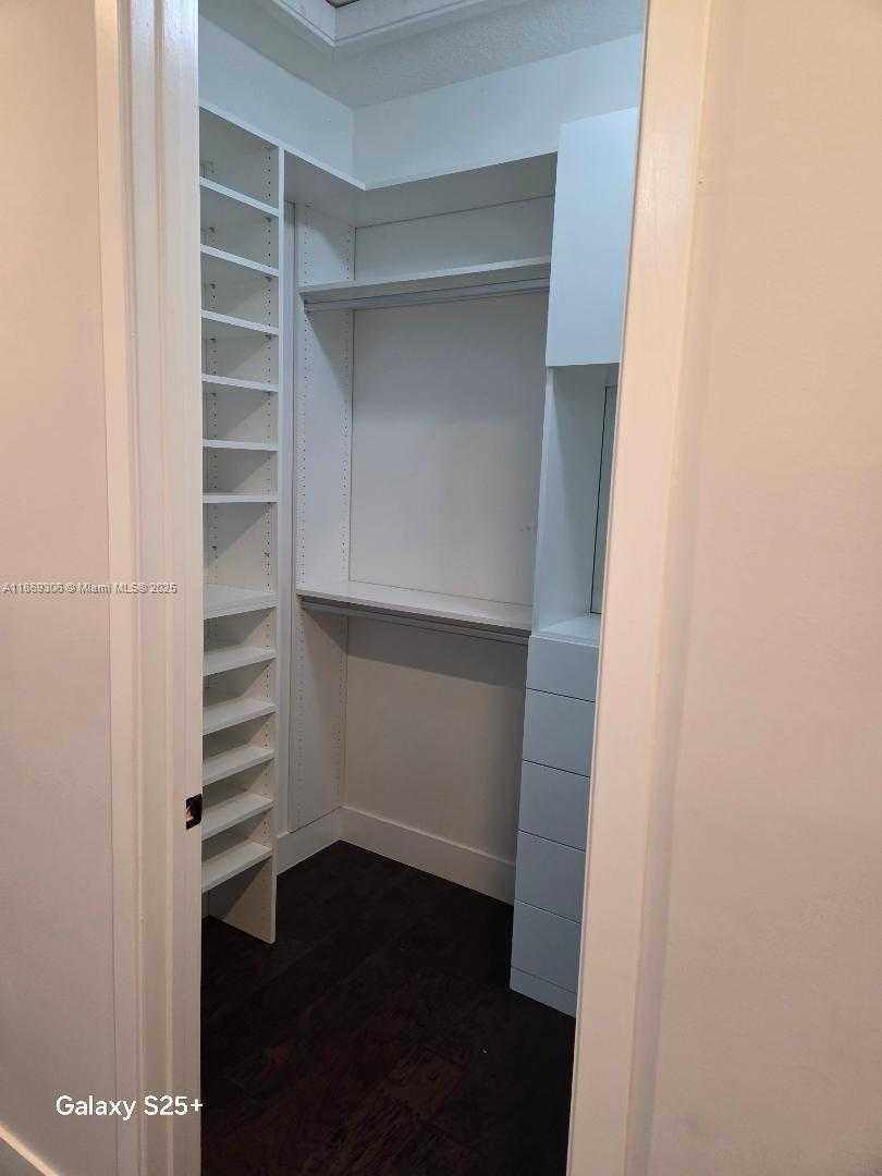 Small Image of 9832 WEST 34TH LN, Hialeah Number 14