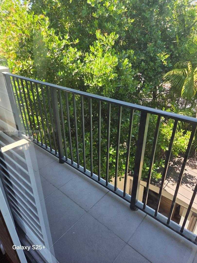 Small Image of 9832 WEST 34TH LN, Hialeah Number 15
