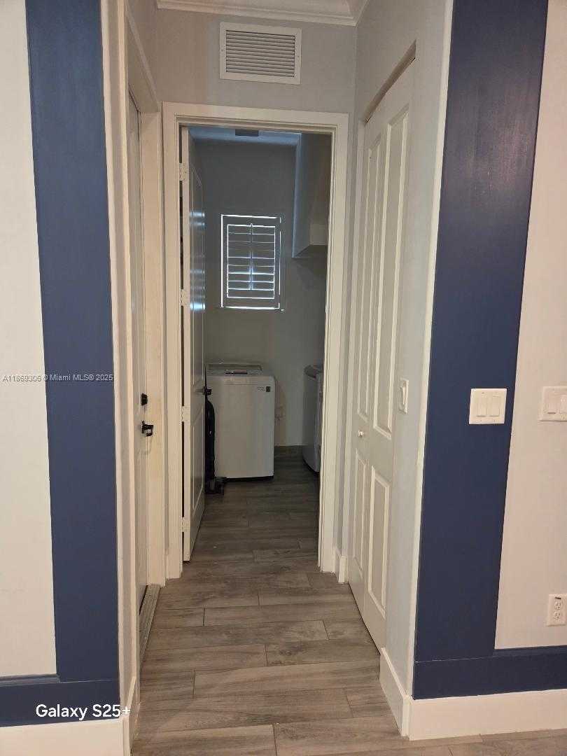 Small Image of 9832 WEST 34TH LN, Hialeah Number 19