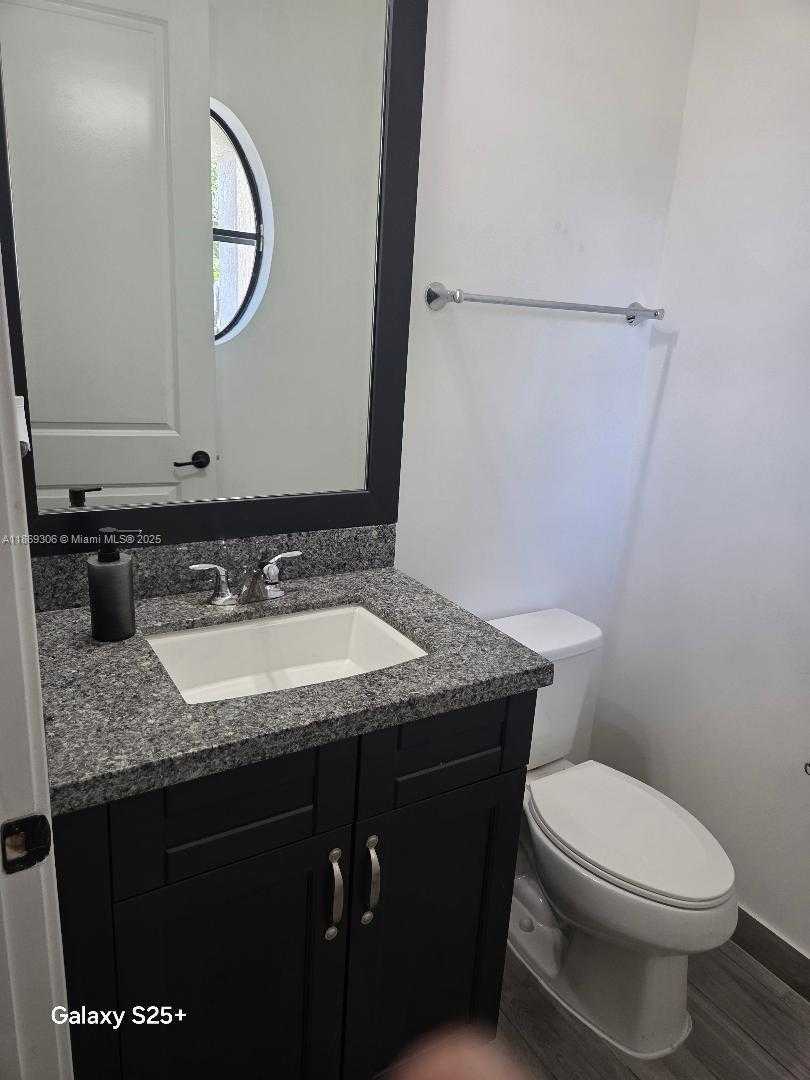 Small Image of 9832 WEST 34TH LN, Hialeah Number 20