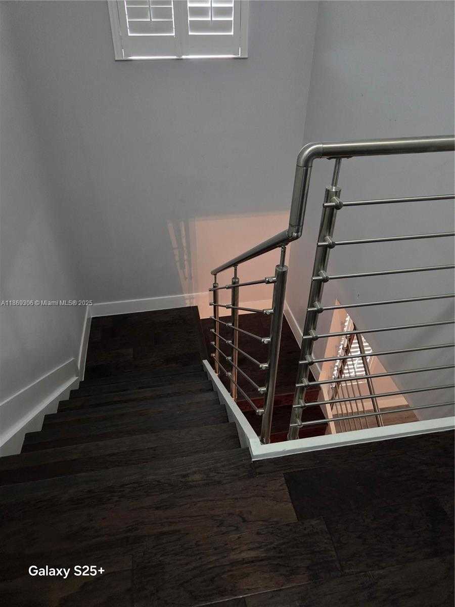 Small Image of 9832 WEST 34TH LN, Hialeah Number 6