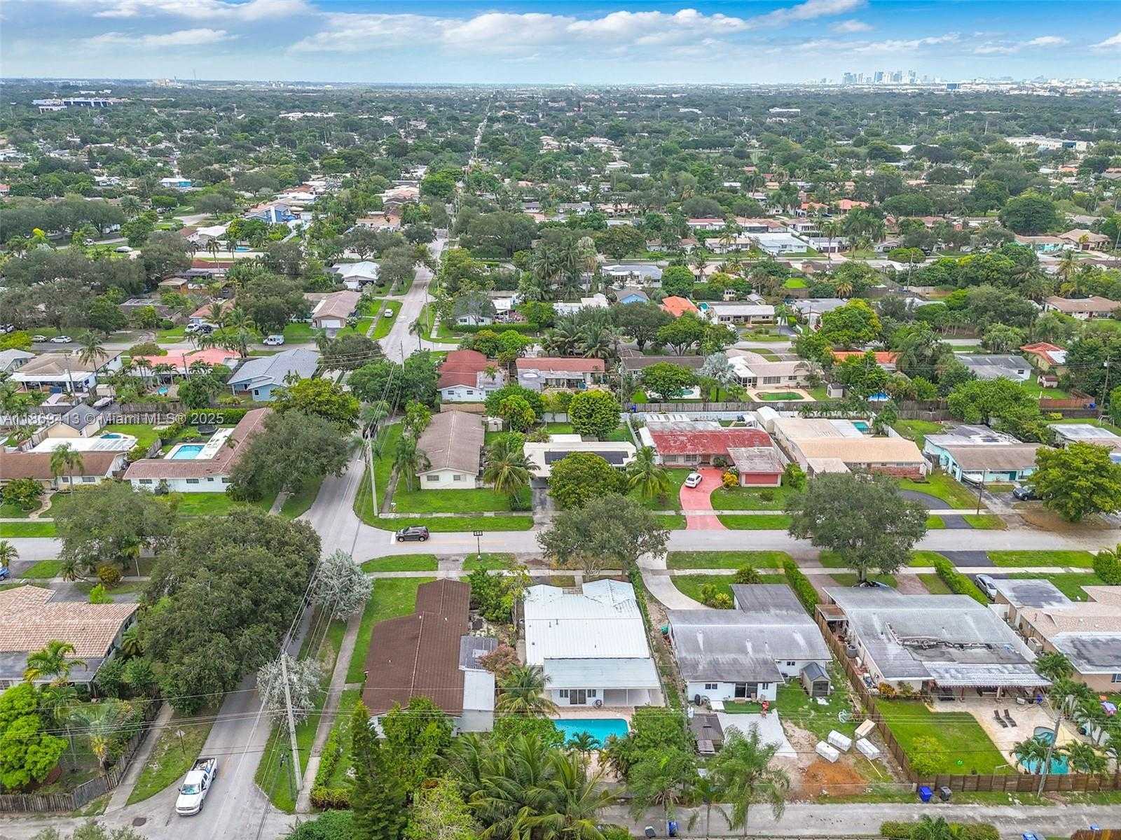 Small Image of 3920 HAYES ST, Hollywood Number 30