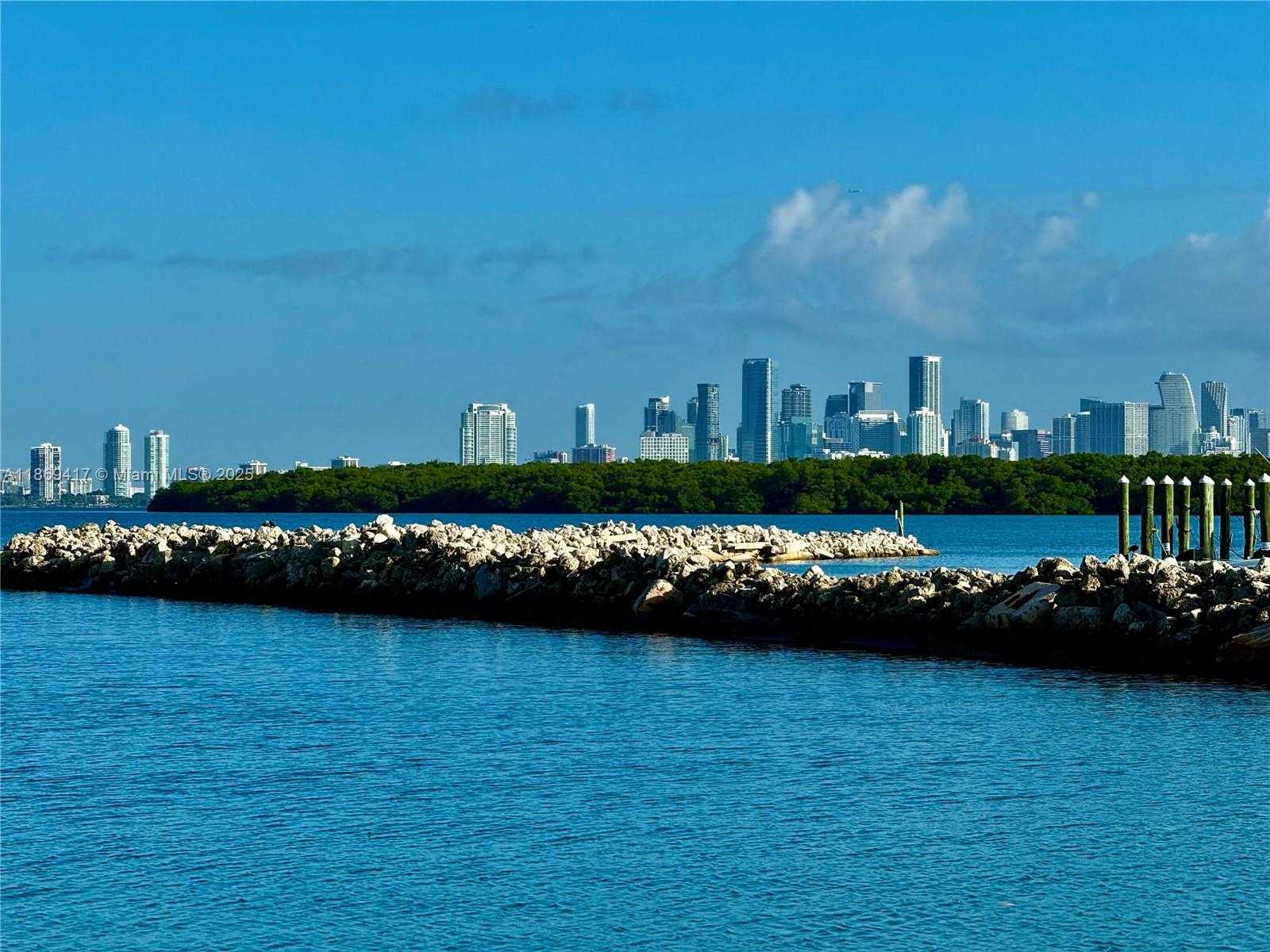 Small Image of 200 HARBOR DR, Key Biscayne Number 10
