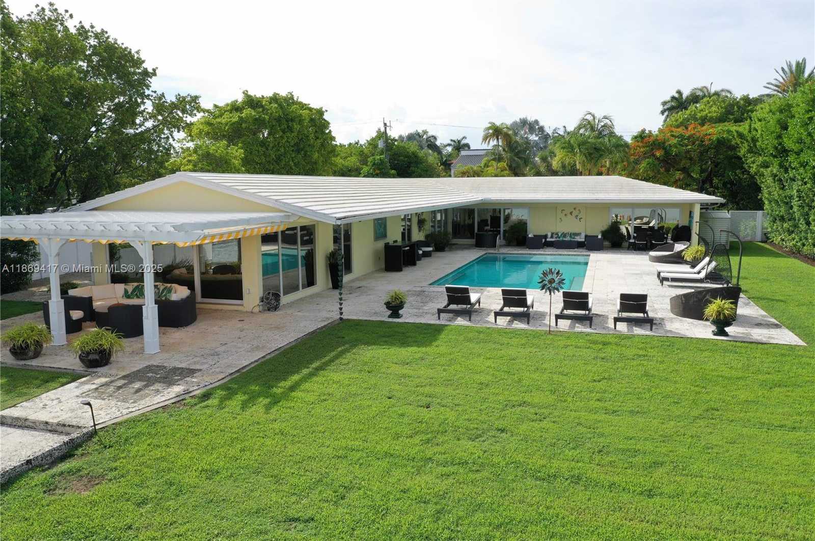 Small Image of 200 HARBOR DR, Key Biscayne Number 12