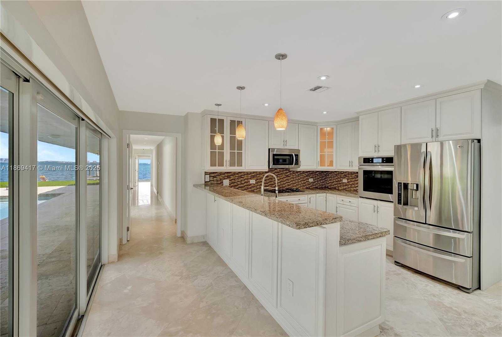 Small Image of 200 HARBOR DR, Key Biscayne Number 15