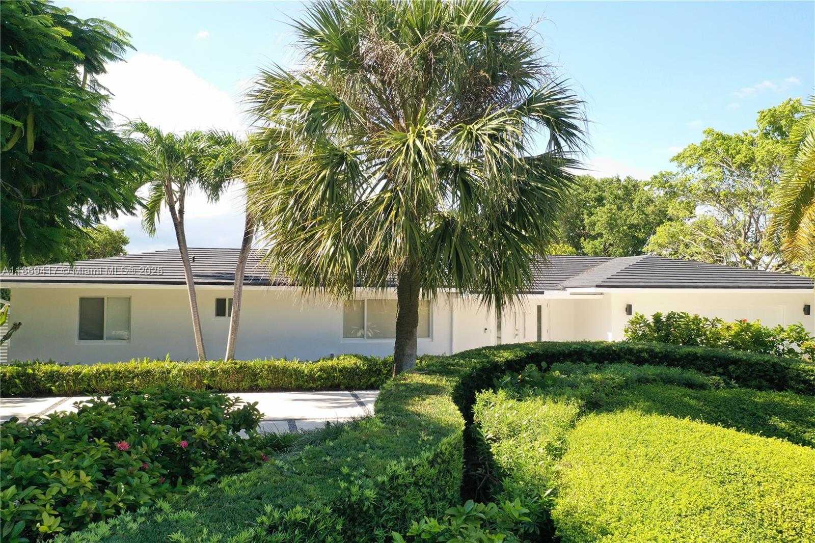 Small Image of 200 HARBOR DR, Key Biscayne Number 4