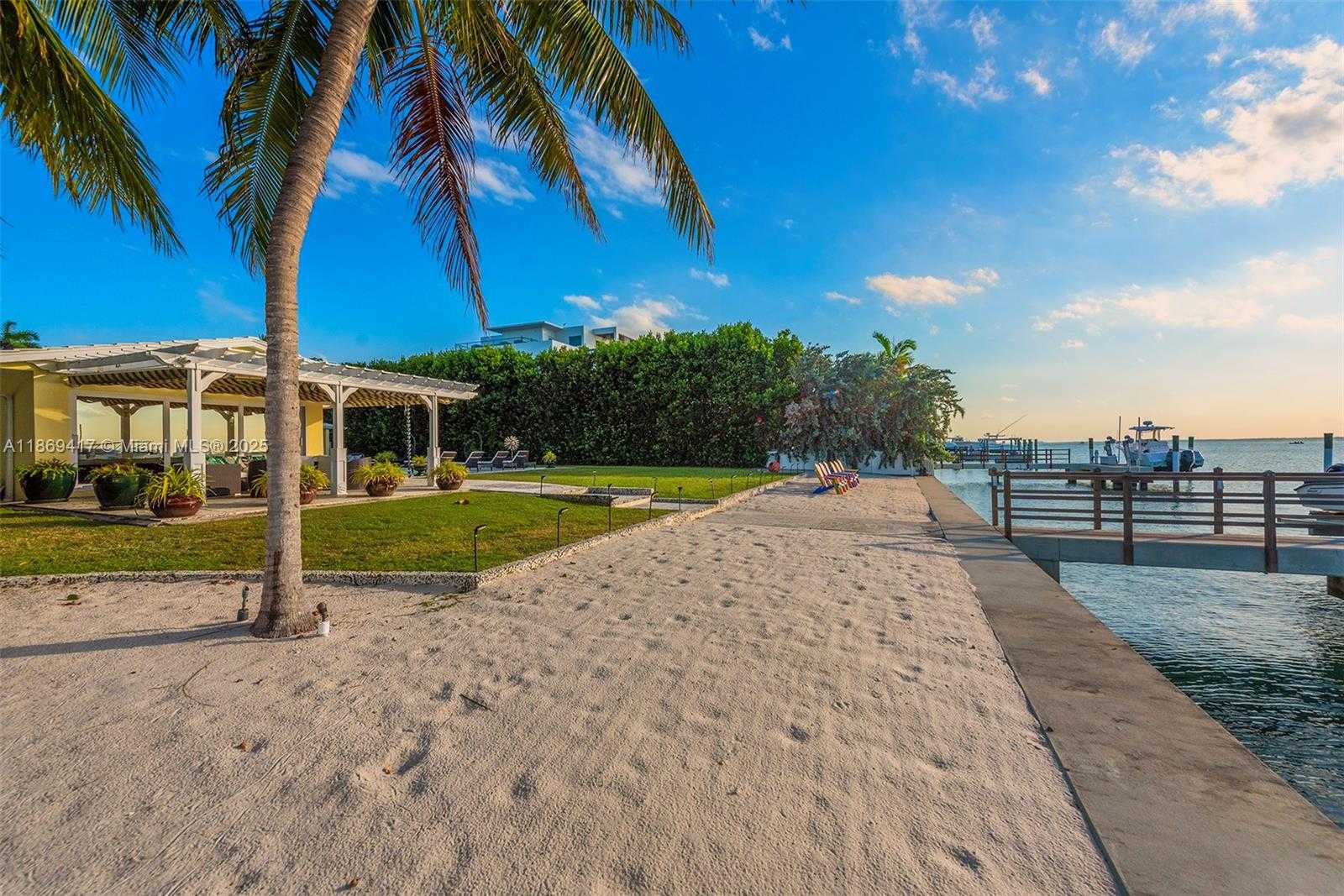 Small Image of 200 HARBOR DR, Key Biscayne Number 6
