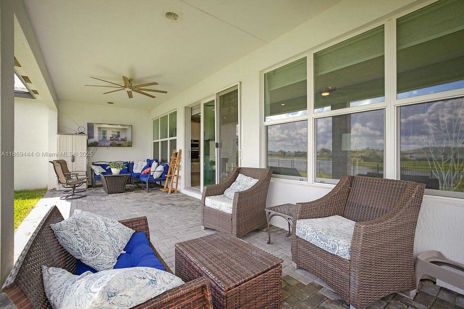Small Image of 11428 SOUTH WEST LYRA DR, Port St. Lucie Number 32