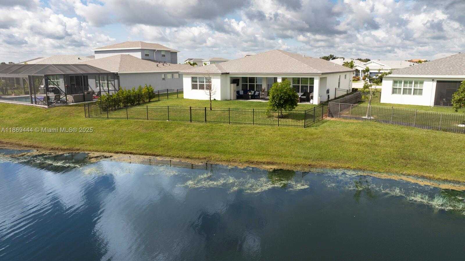 Small Image of 11428 SOUTH WEST LYRA DR, Port St. Lucie Number 38