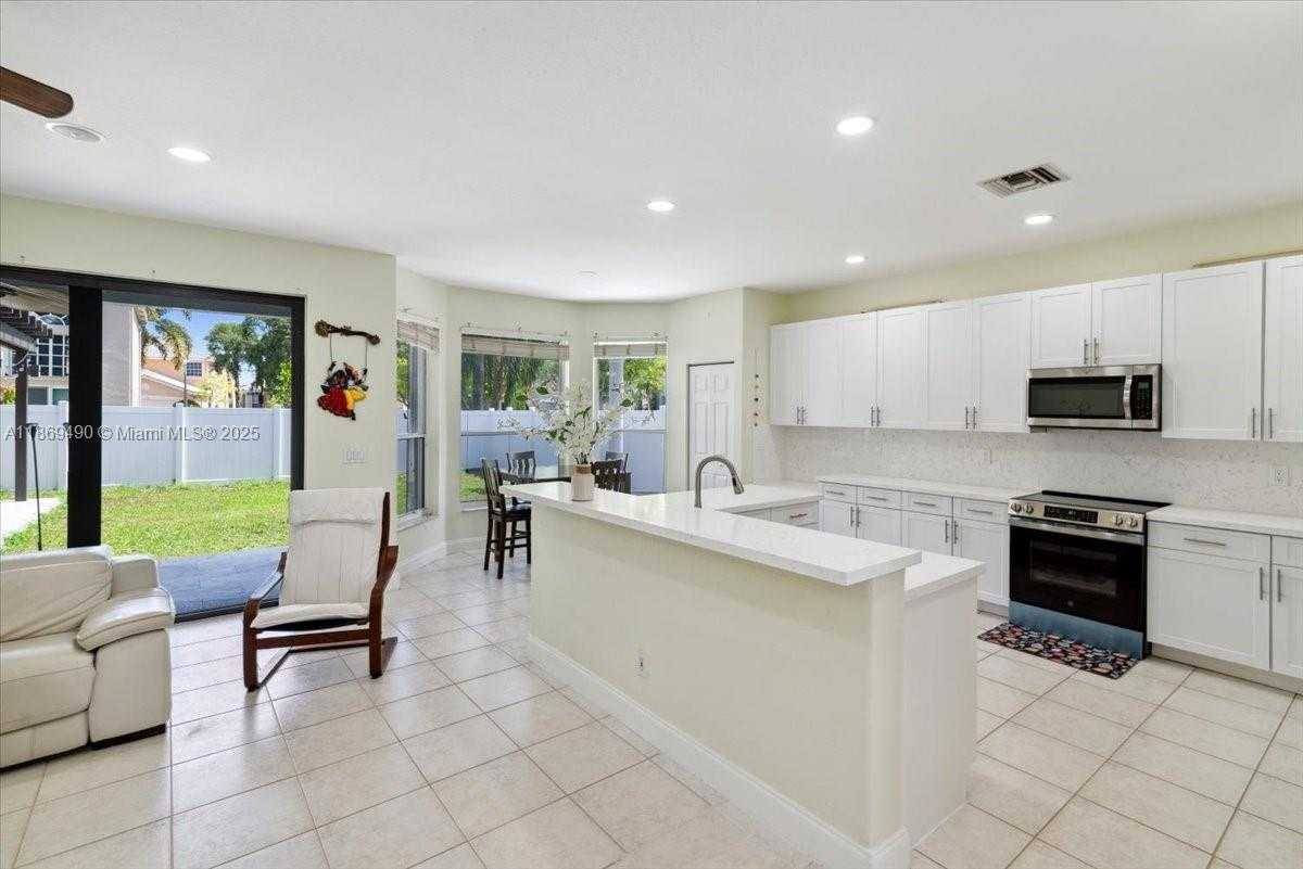 Small Image of 17956 SOUTH WEST 35TH DR, Miramar Number 14