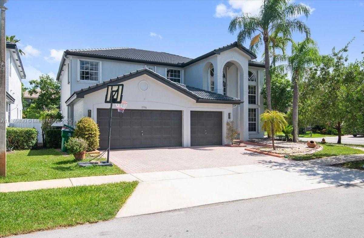 Small Image of 17956 SOUTH WEST 35TH DR, Miramar Number 48