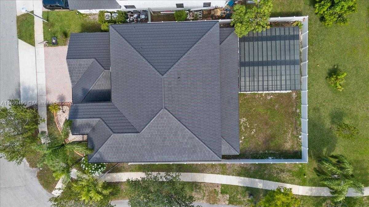 Small Image of 17956 SOUTH WEST 35TH DR, Miramar Number 54