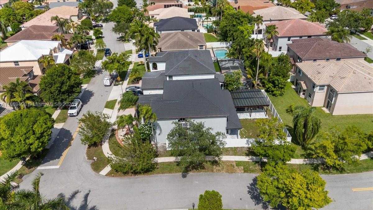 Small Image of 17956 SOUTH WEST 35TH DR, Miramar Number 56