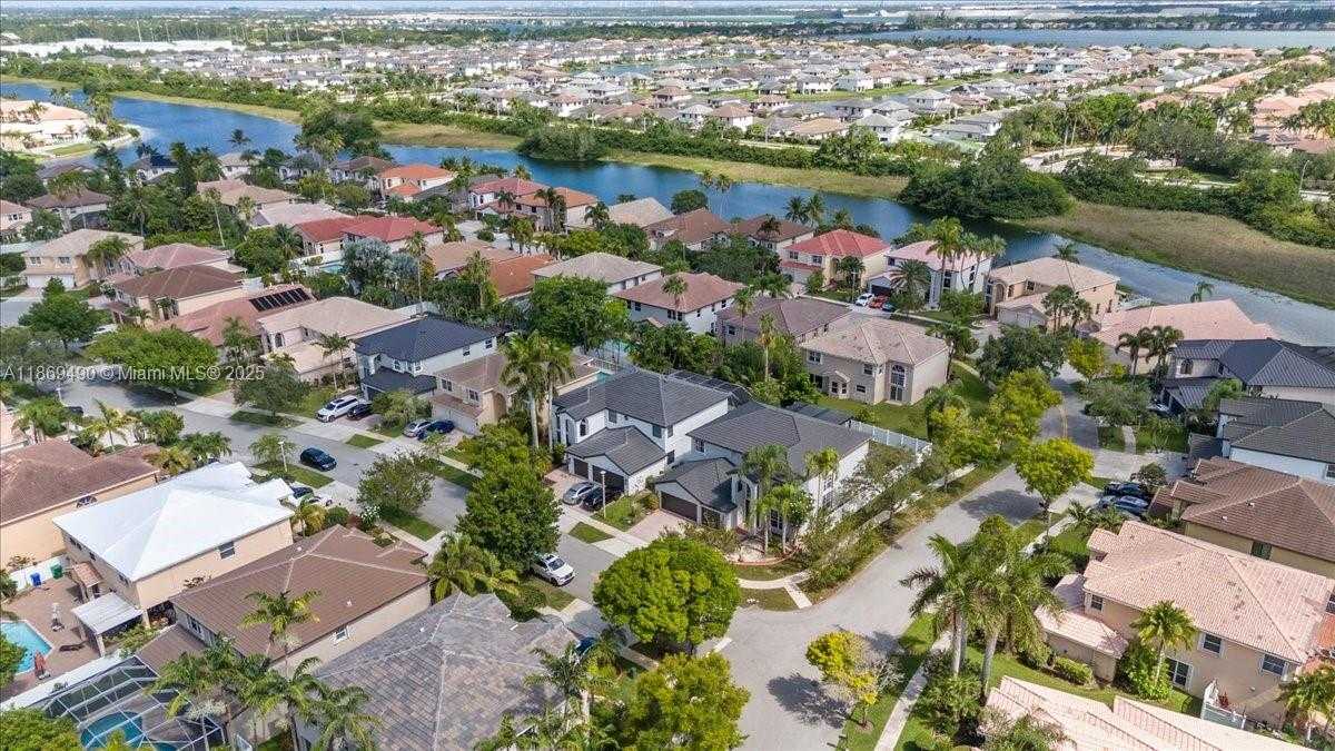Small Image of 17956 SOUTH WEST 35TH DR, Miramar Number 57