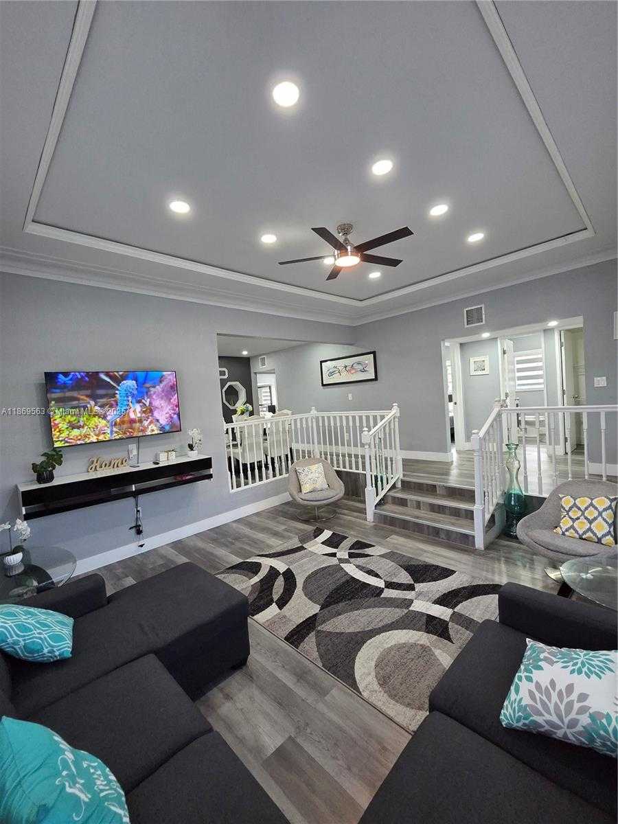 Small Image of 13895 NORTH EAST 11TH AVE, North Miami Number 11