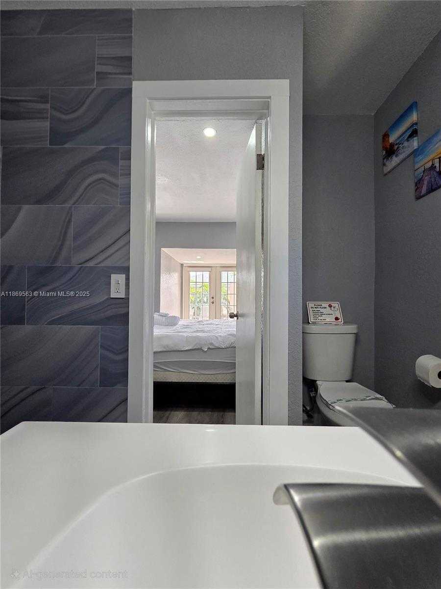 Small Image of 13895 NORTH EAST 11TH AVE, North Miami Number 42