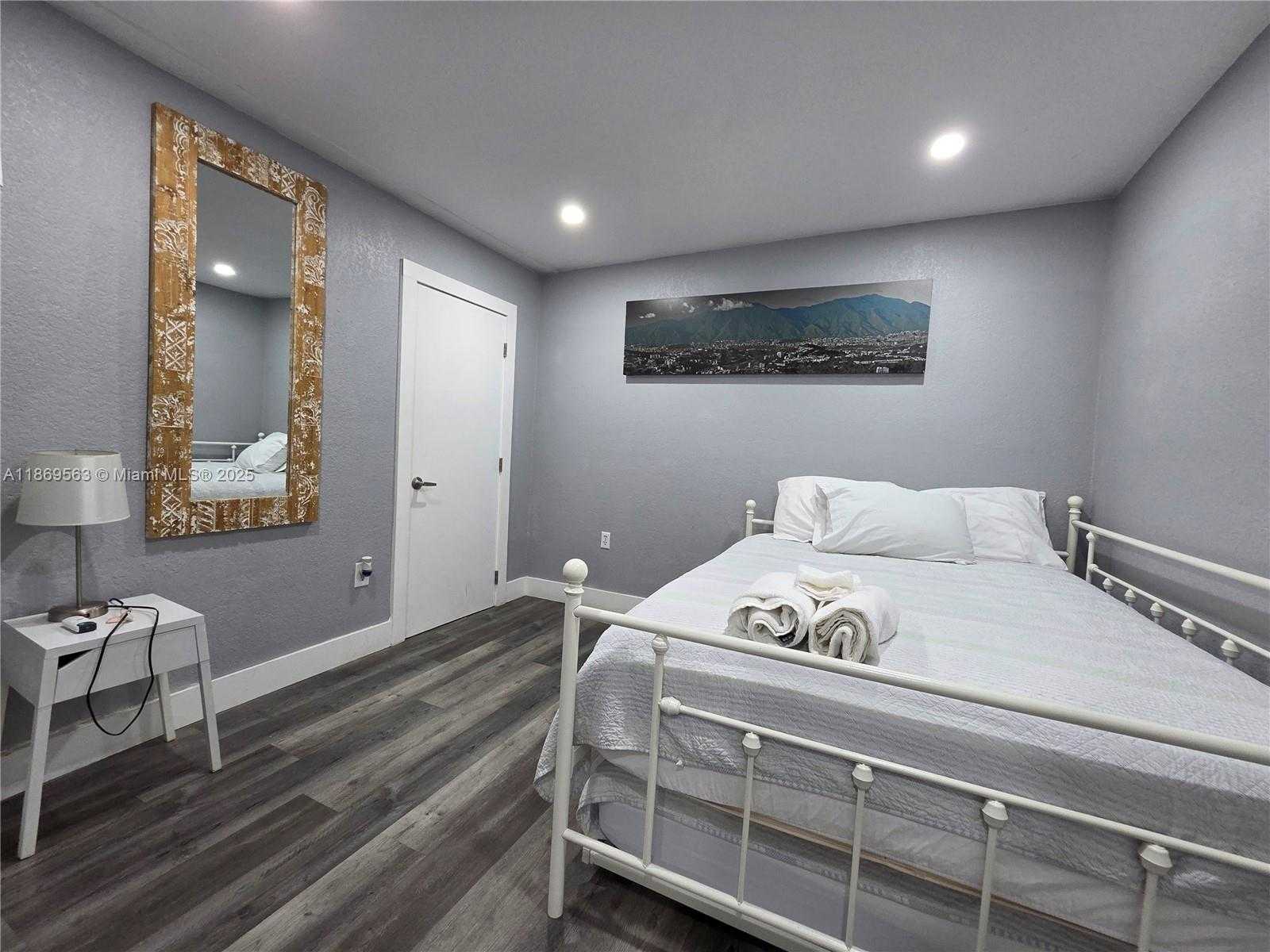 Small Image of 13895 NORTH EAST 11TH AVE, North Miami Number 45