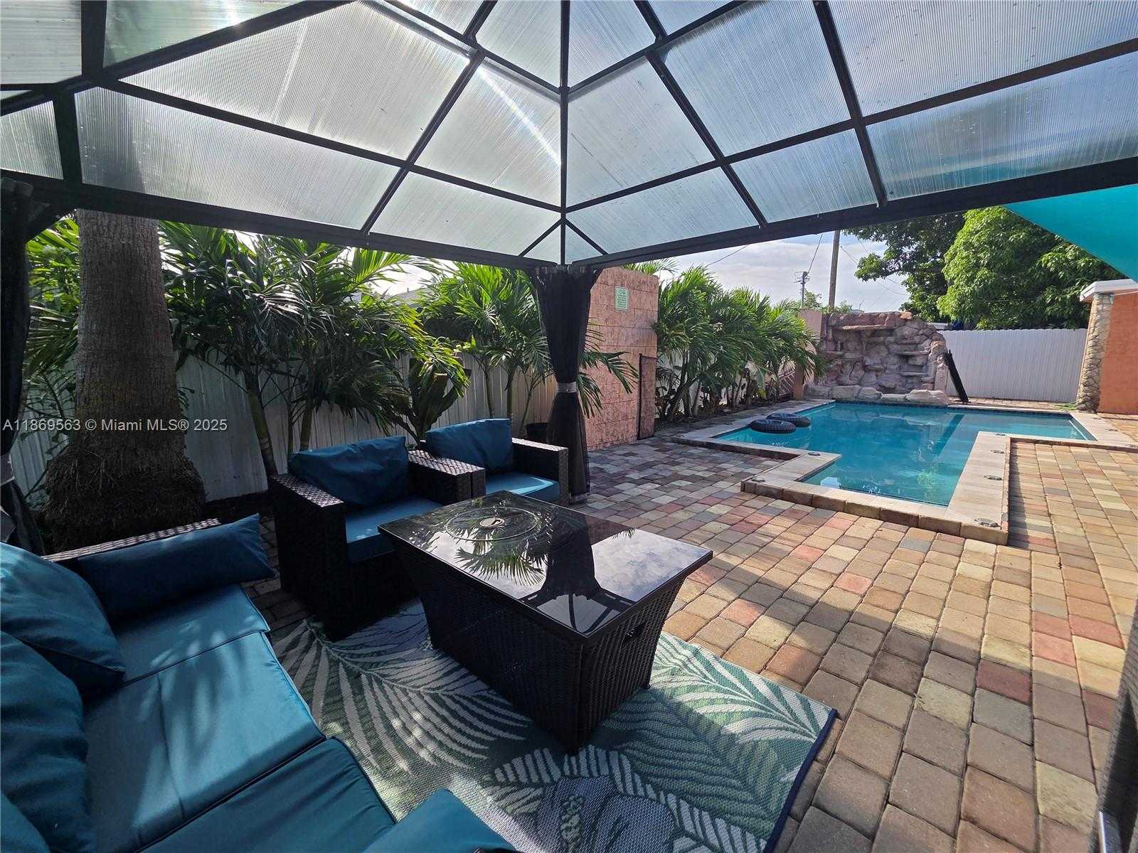 Small Image of 13895 NORTH EAST 11TH AVE, North Miami Number 47