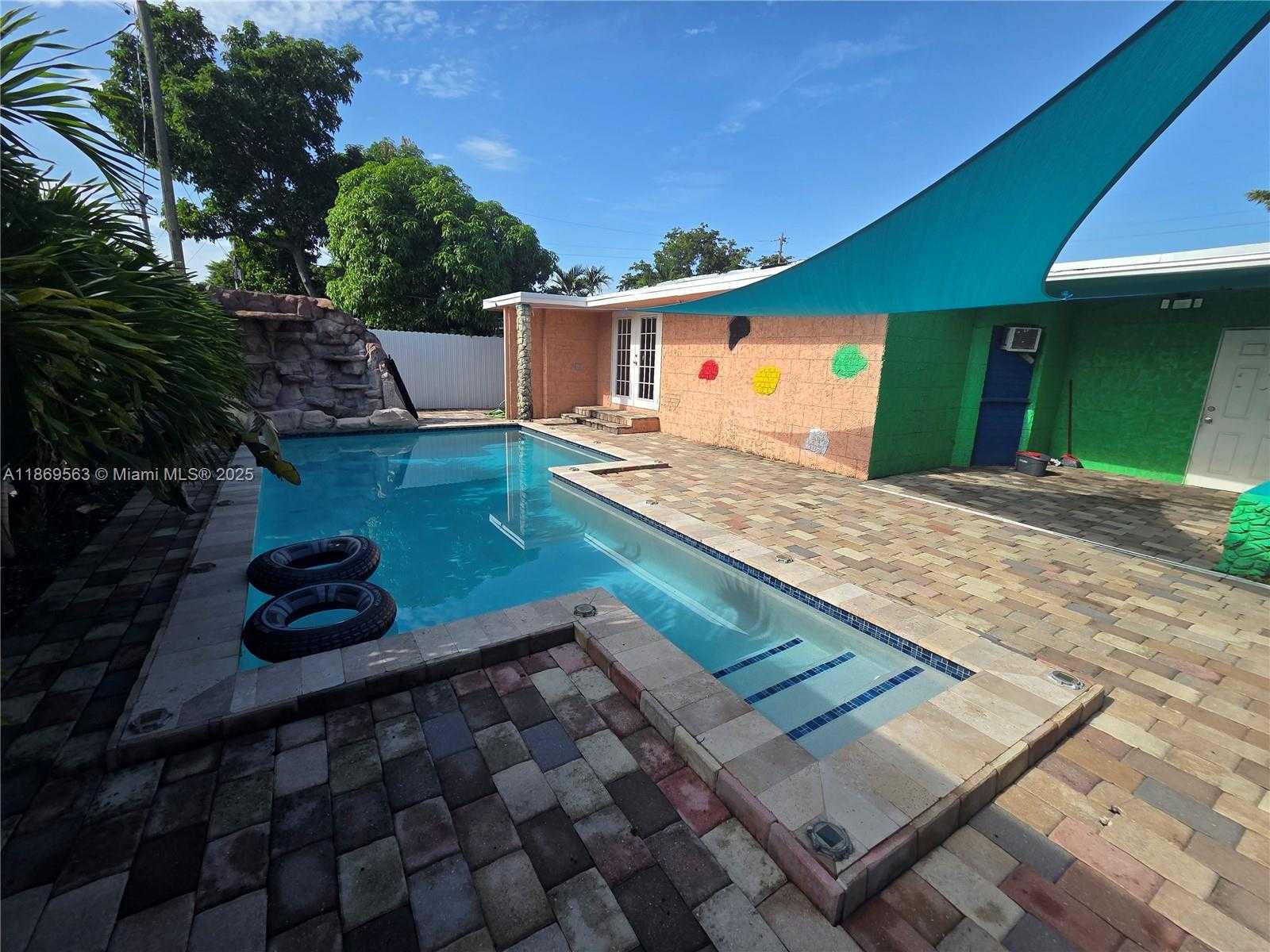 Small Image of 13895 NORTH EAST 11TH AVE, North Miami Number 52