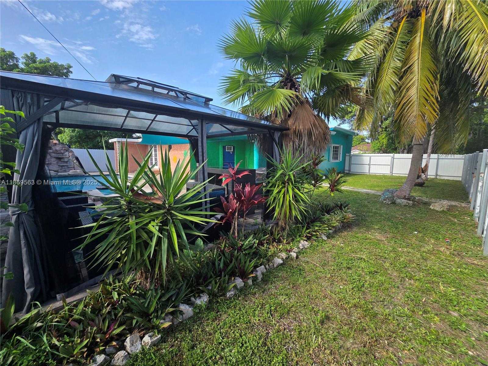 Small Image of 13895 NORTH EAST 11TH AVE, North Miami Number 57