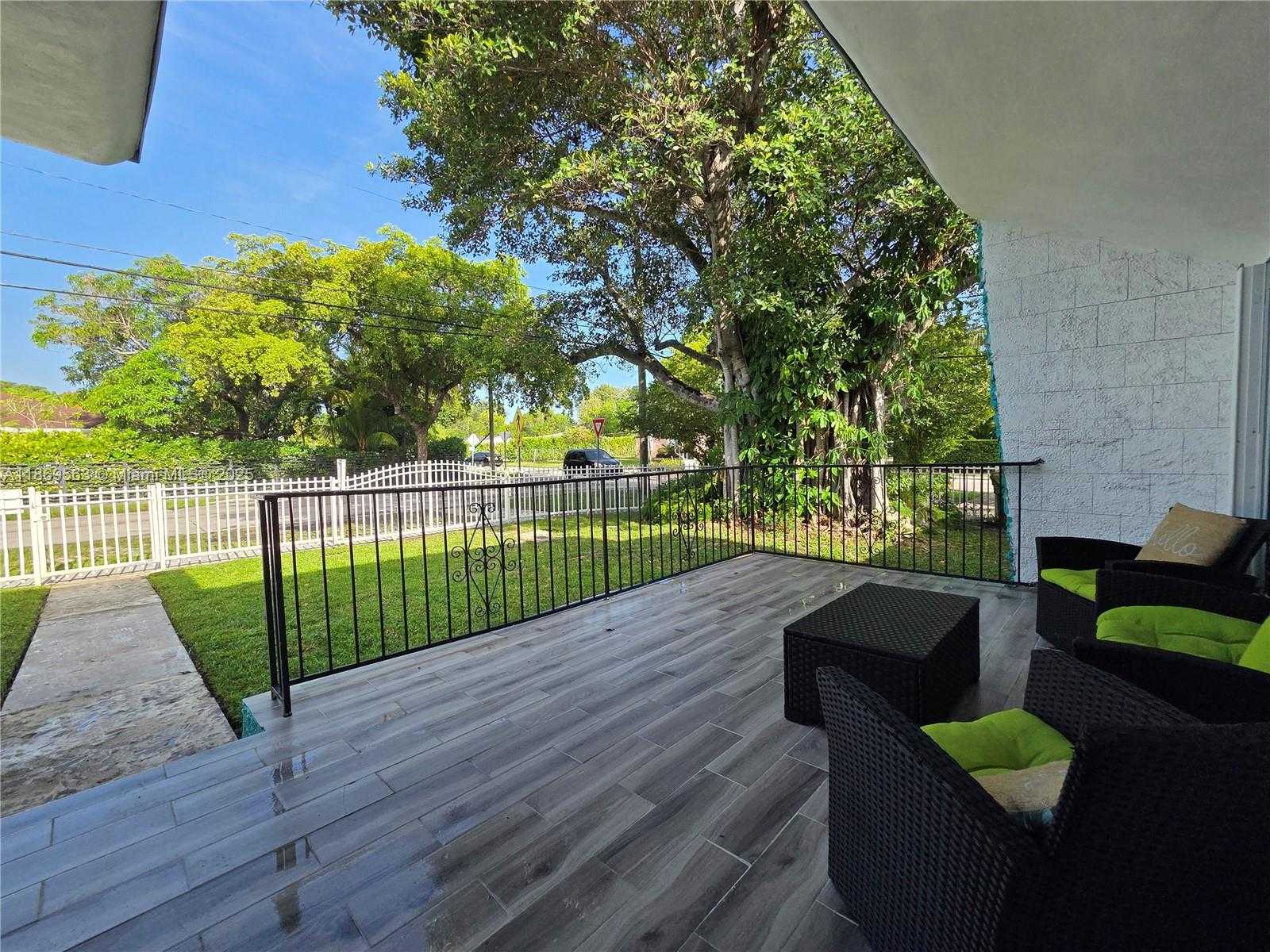 Small Image of 13895 NORTH EAST 11TH AVE, North Miami Number 6