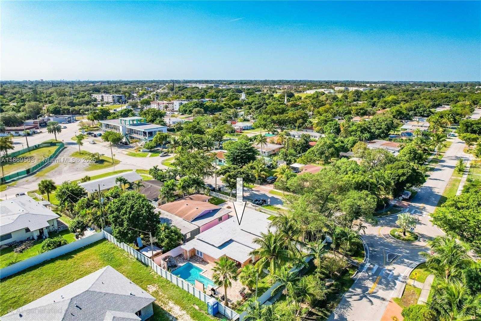 Small Image of 13895 NORTH EAST 11TH AVE, North Miami Number 60