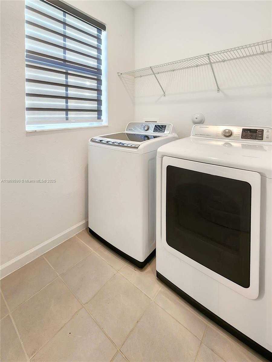 Small Image of 1401 SOUTH EAST 27TH TER, Homestead Number 9