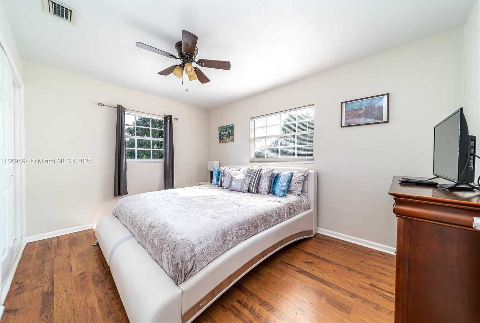 Small Image of 7120 DUVAL ST, Hollywood Number 6