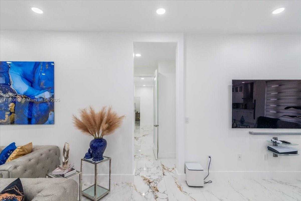Small Image of 16234 SOUTH WEST 48 TERRACE, Miami Number 32