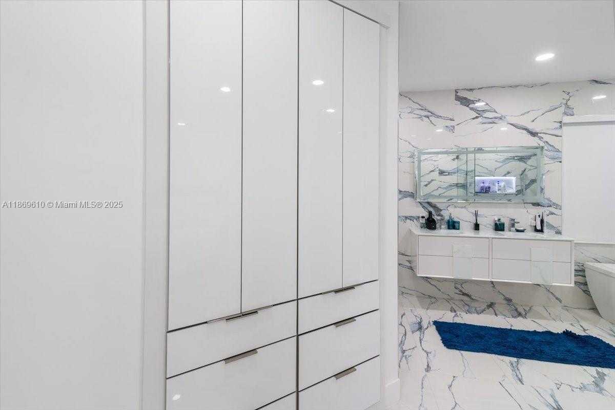 Small Image of 16234 SOUTH WEST 48 TERRACE, Miami Number 40