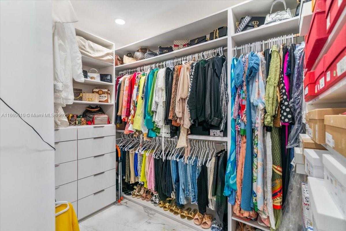 Small Image of 16234 SOUTH WEST 48 TERRACE, Miami Number 41