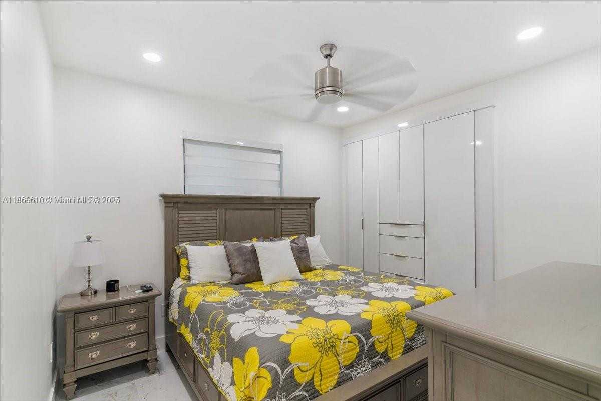 Small Image of 16234 SOUTH WEST 48 TERRACE, Miami Number 46