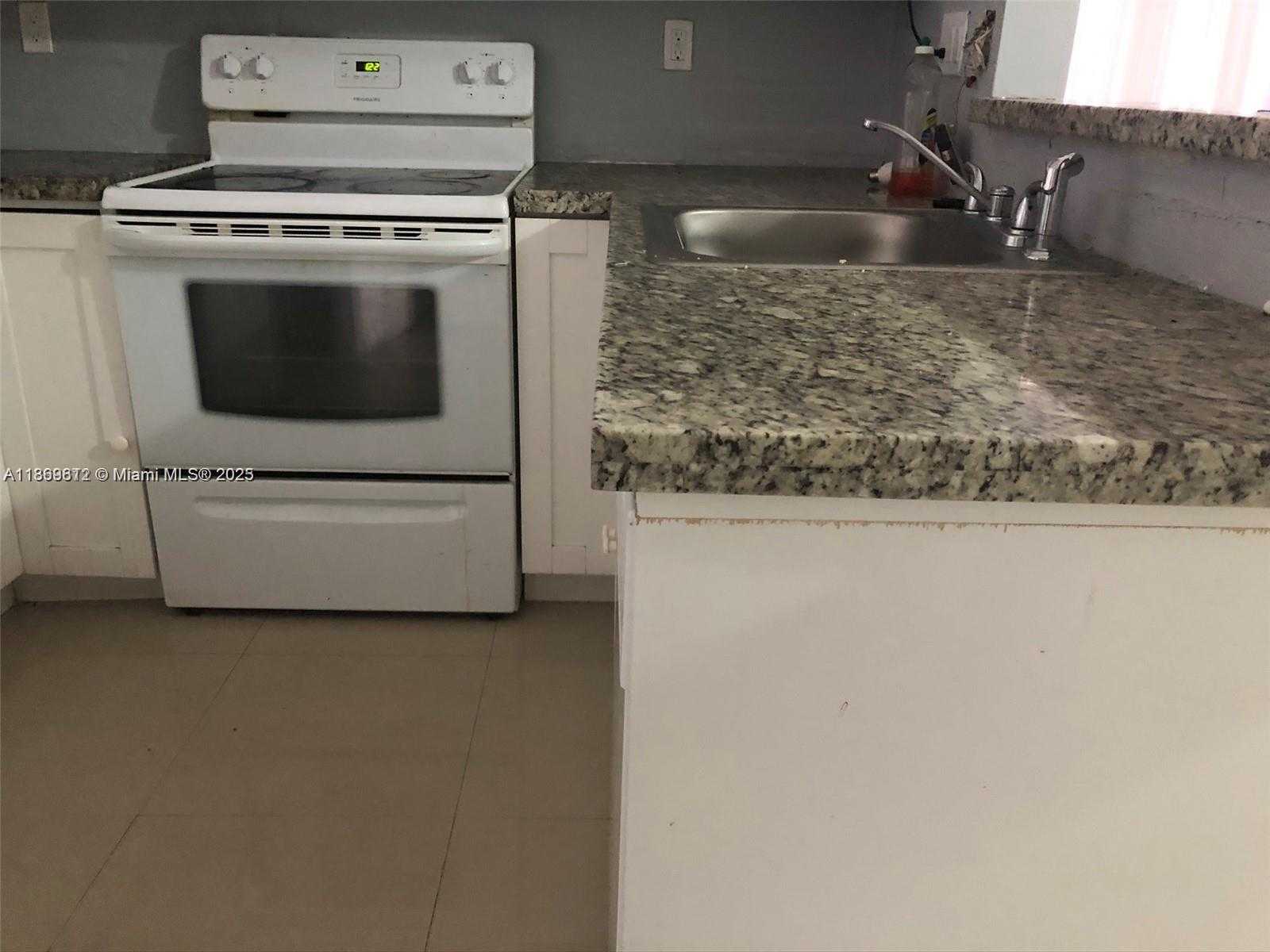 Small Image of 7215 SOUTH WEST 11TH CT, North Lauderdale Number 10