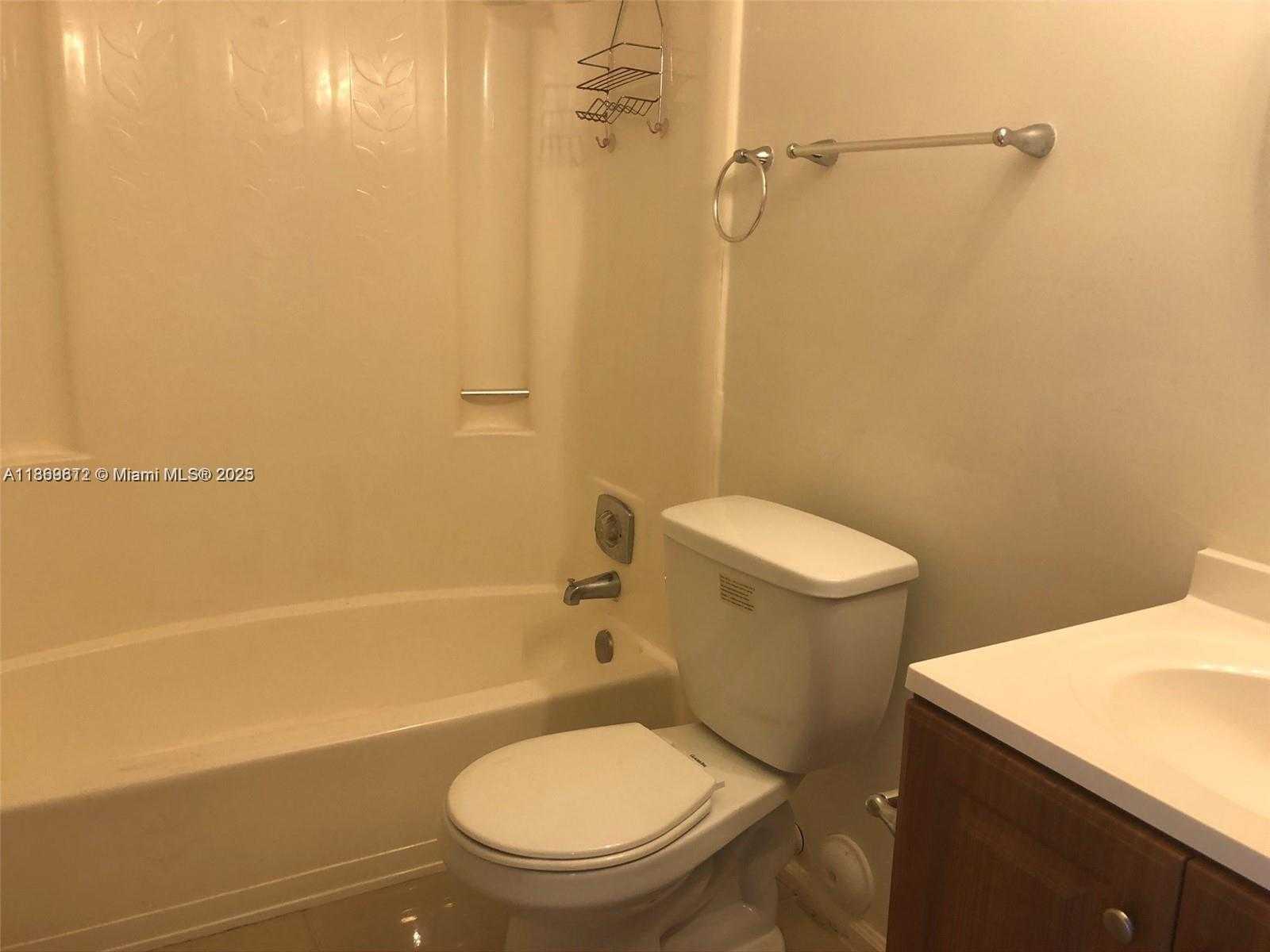 Small Image of 7215 SOUTH WEST 11TH CT, North Lauderdale Number 16