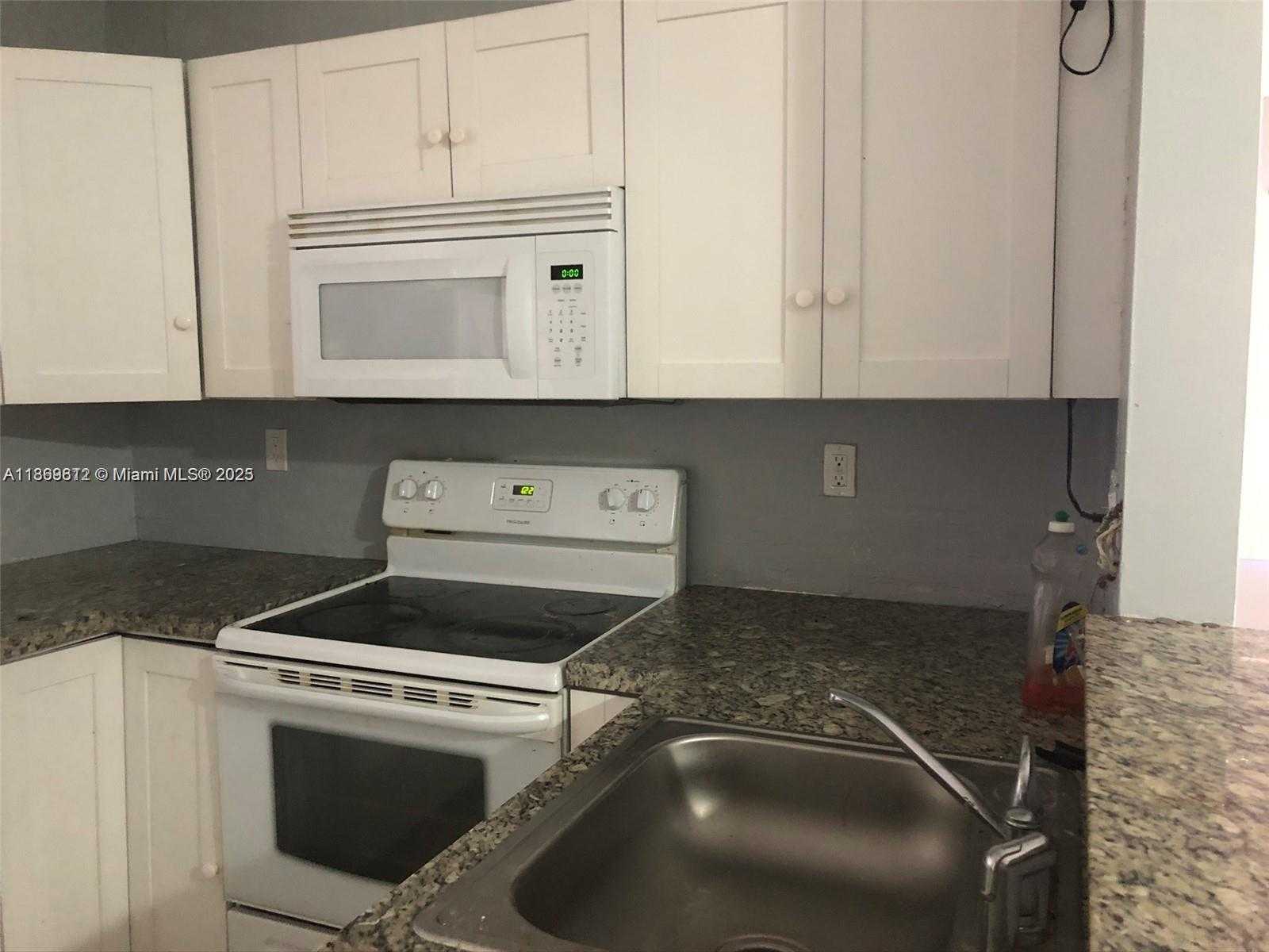 Small Image of 7215 SOUTH WEST 11TH CT, North Lauderdale Number 8