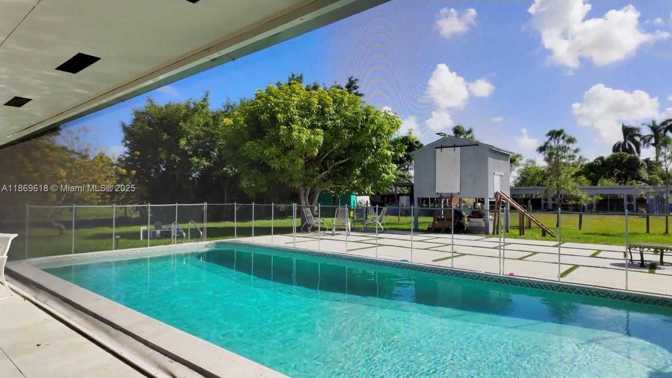 Small Image of 17300 SOUTH WEST 294TH ST, Homestead Number 11