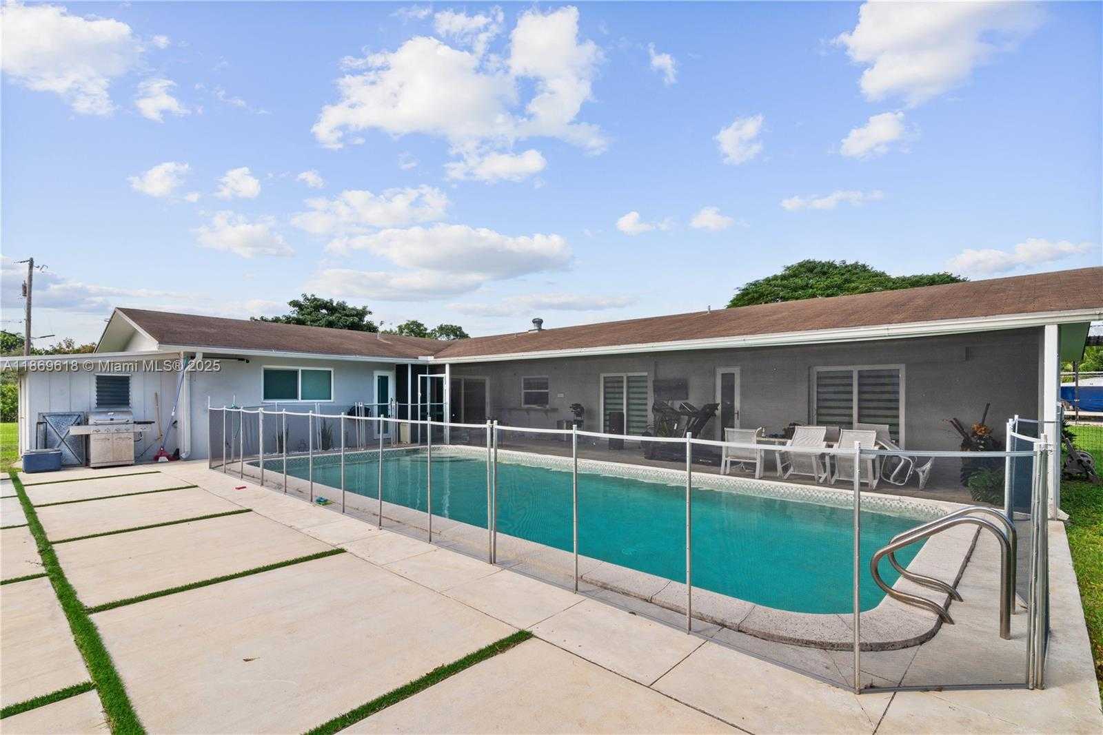 Small Image of 17300 SOUTH WEST 294TH ST, Homestead Number 12