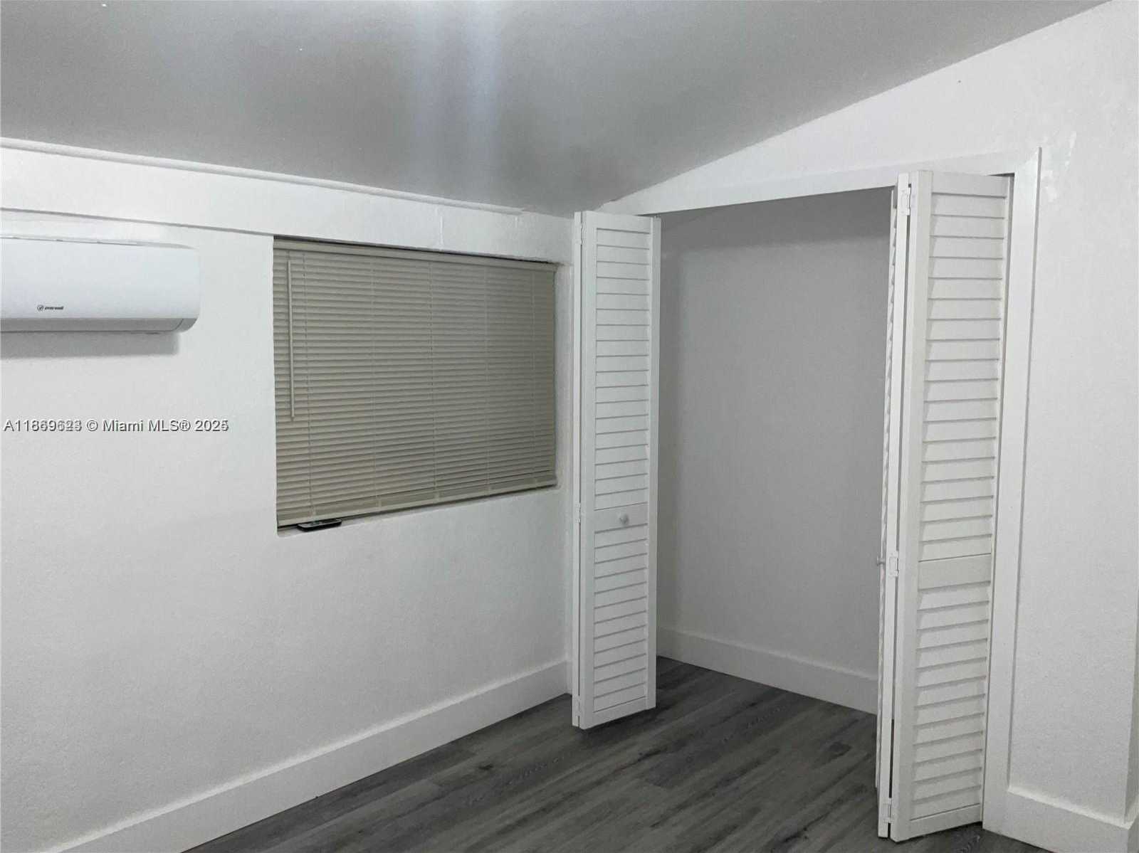 Small Image of 1971 WEST 2ND AVE, Hialeah Number 16